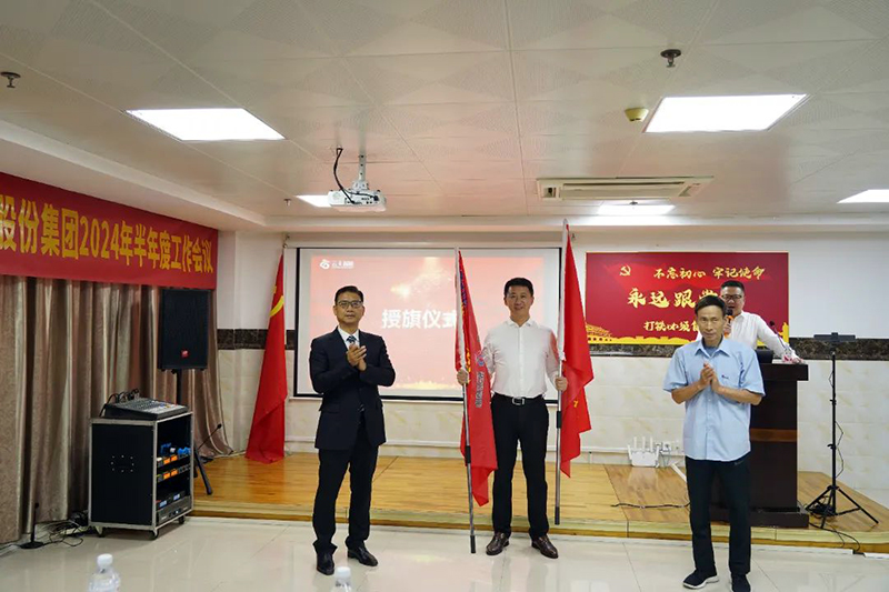 1745380657664367.jpg 17401060053262052.jpg